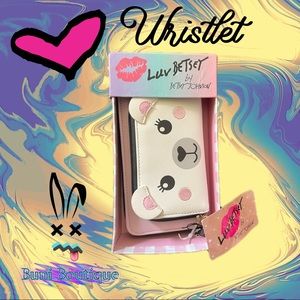 ❌SOLD ON MERCARI❌Betsy Johnson Polar Bear Wristlet